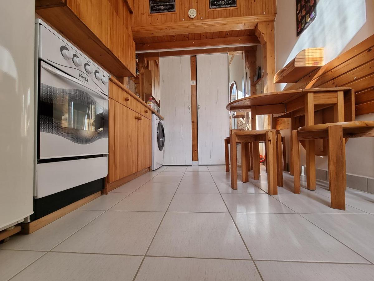 Little Cozy Apartman Miskolc Exterior photo