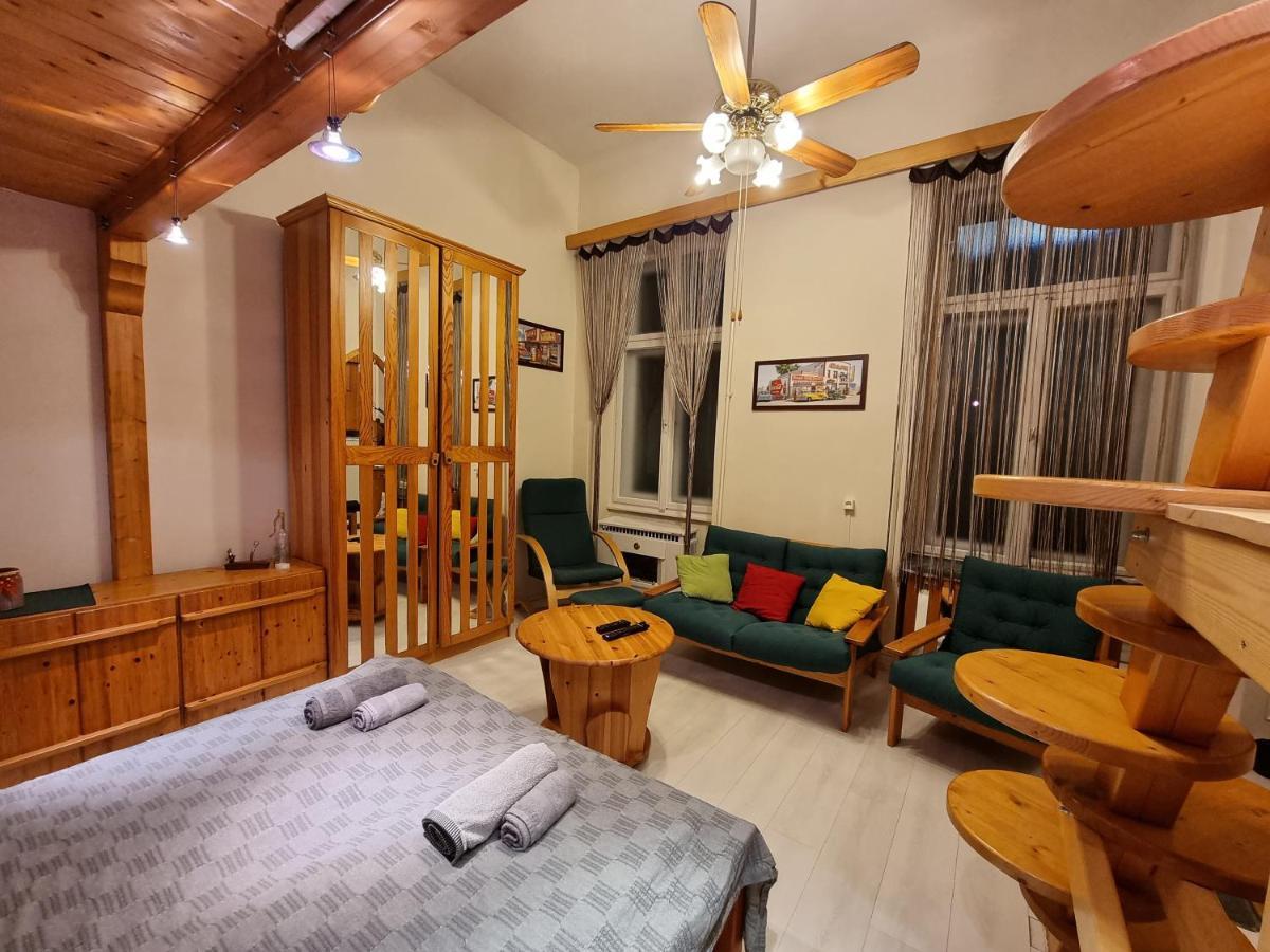 Little Cozy Apartman Miskolc Exterior photo